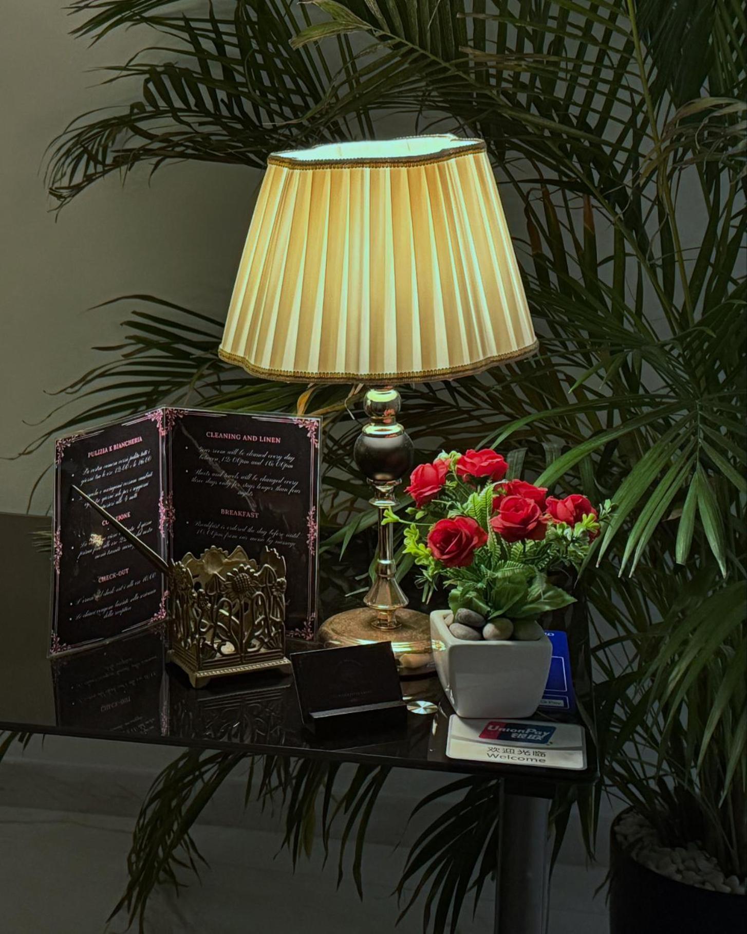 מאיורי La Maison Rose מראה חיצוני תמונה