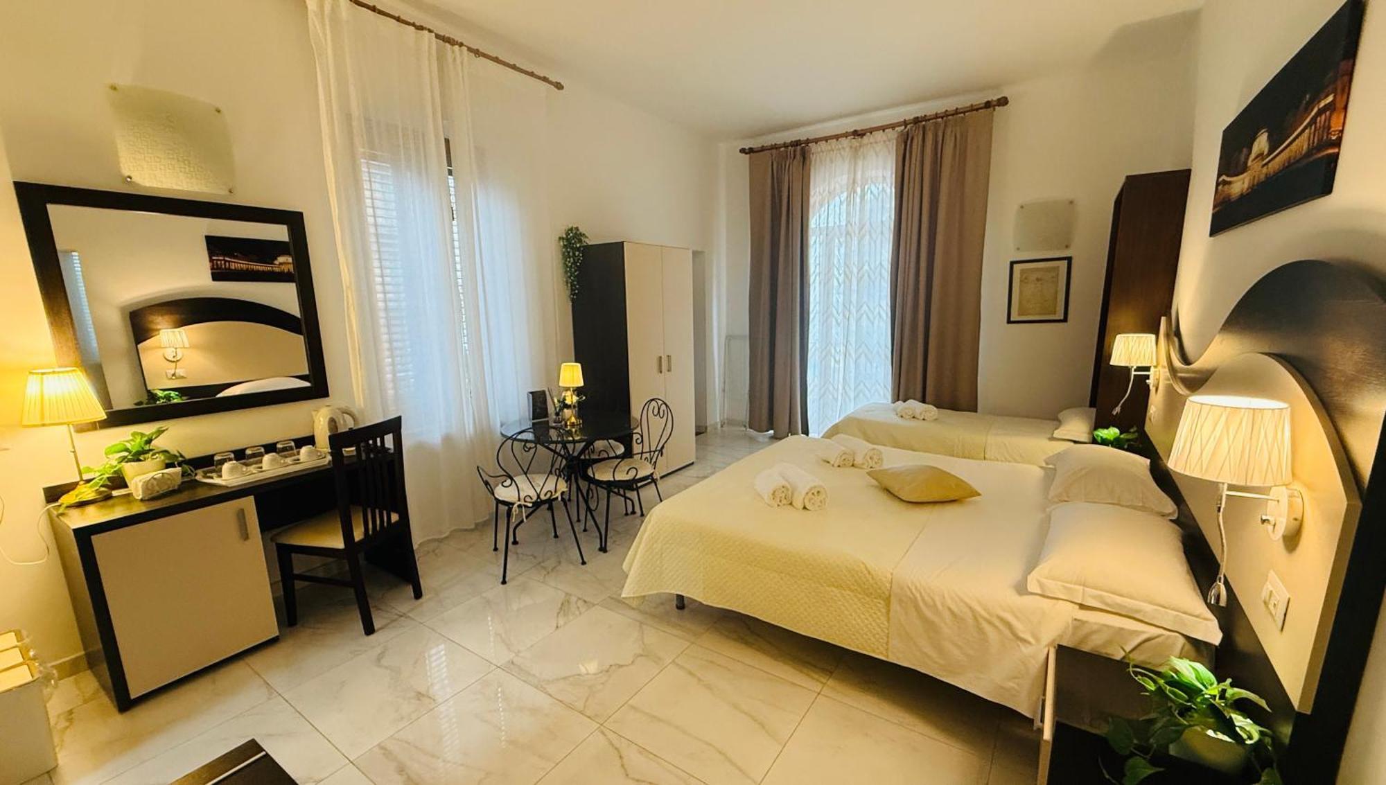 מאיורי La Maison Rose מראה חיצוני תמונה