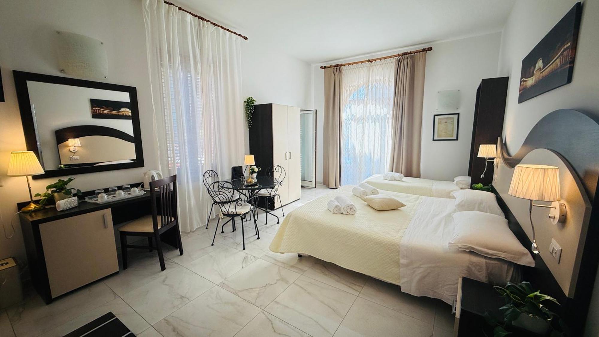 מאיורי La Maison Rose מראה חיצוני תמונה